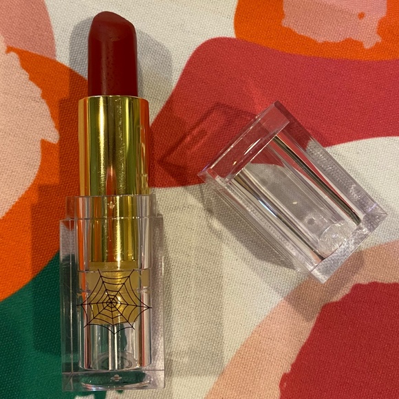 MAC Charlotte Olympia Matte Lipstick - Picture 4 of 6